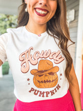 Load image into Gallery viewer, Howdy Pumpkin Graphic Tee
