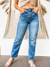 Load image into Gallery viewer, The Kelly Straight Leg Jeans
