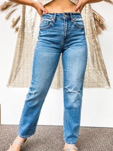 Load image into Gallery viewer, The Kelly Straight Leg Jeans
