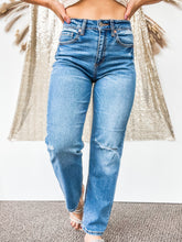 Load image into Gallery viewer, The Kelly Straight Leg Jeans
