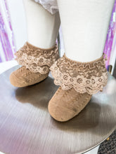 Load image into Gallery viewer, Scarlet Ruffle Socks-Tan
